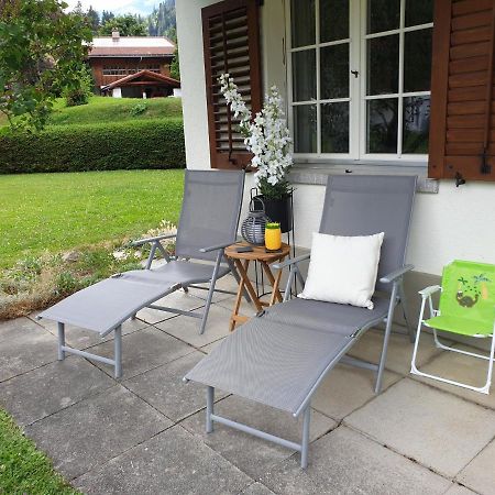 Chalet Spitzhorn - Your Peak Getaway - Private Terrasse & Gratis Parkplatz Gsteig Exterior photo