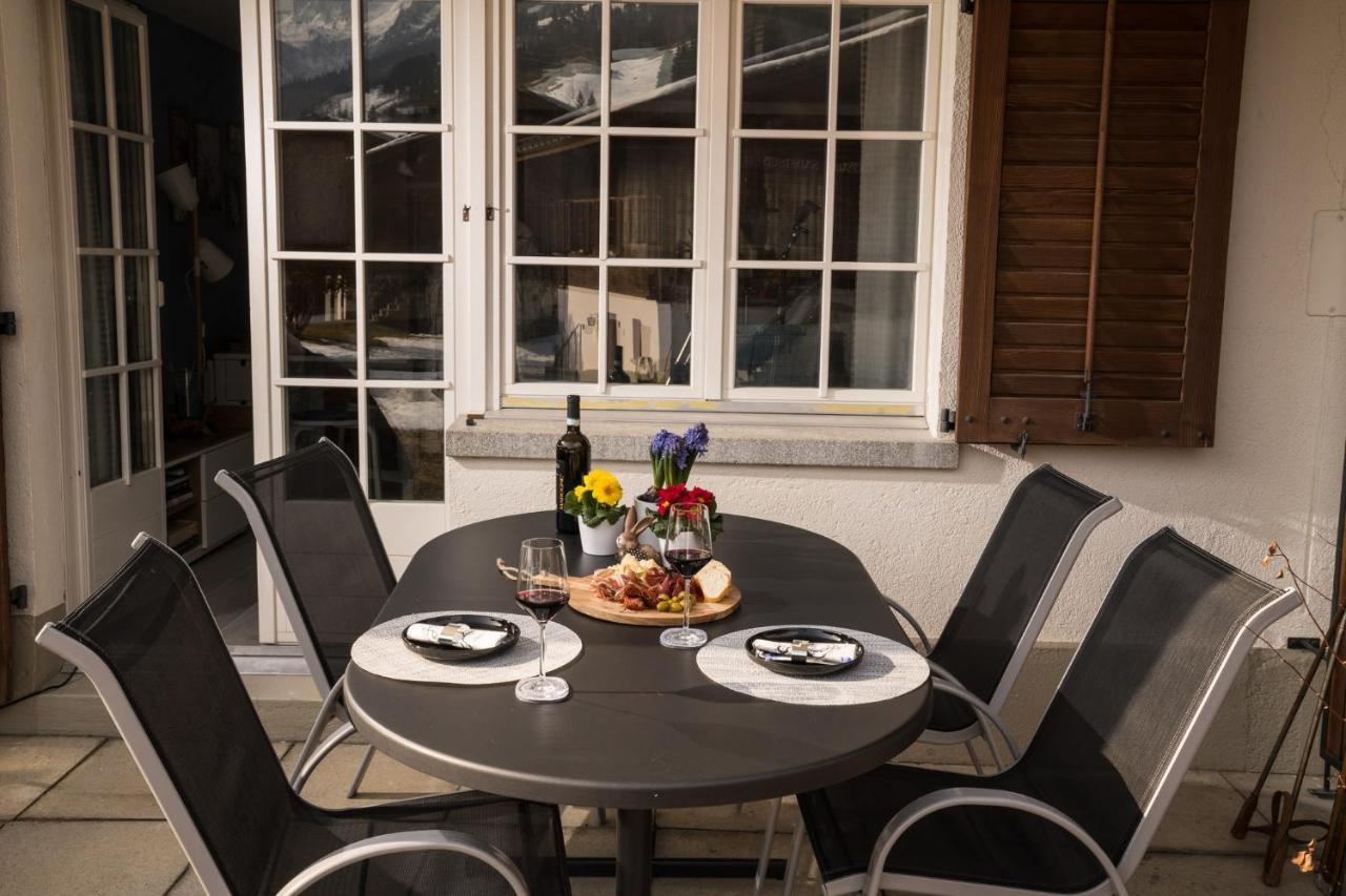 Chalet Spitzhorn - Your Peak Getaway - Private Terrasse & Gratis Parkplatz Gsteig Exterior photo