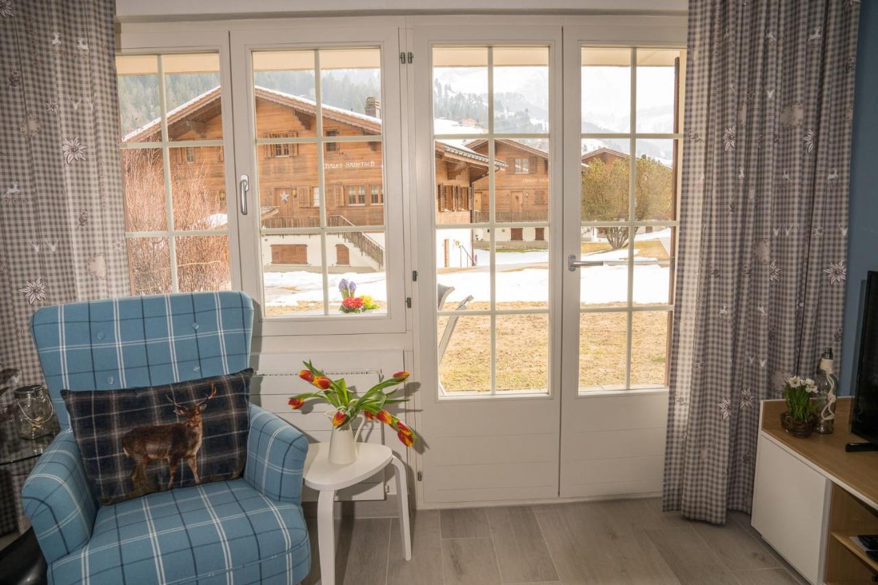 Chalet Spitzhorn - Your Peak Getaway - Private Terrasse & Gratis Parkplatz Gsteig Exterior photo